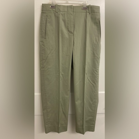 J Crew Willa Chino. Relaxed, straight leg- pintucks down the front. Size 6. - Picture 2 of 7